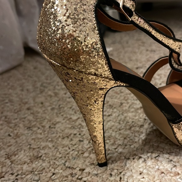 Elle Gold High Heels - Picture 3 of 4